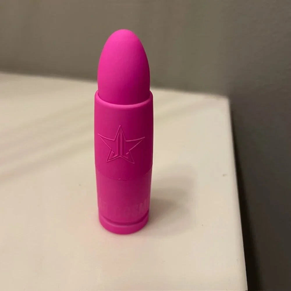 NIB Jeffree Star Confessional Lipstick Velvet Trap Matte Red